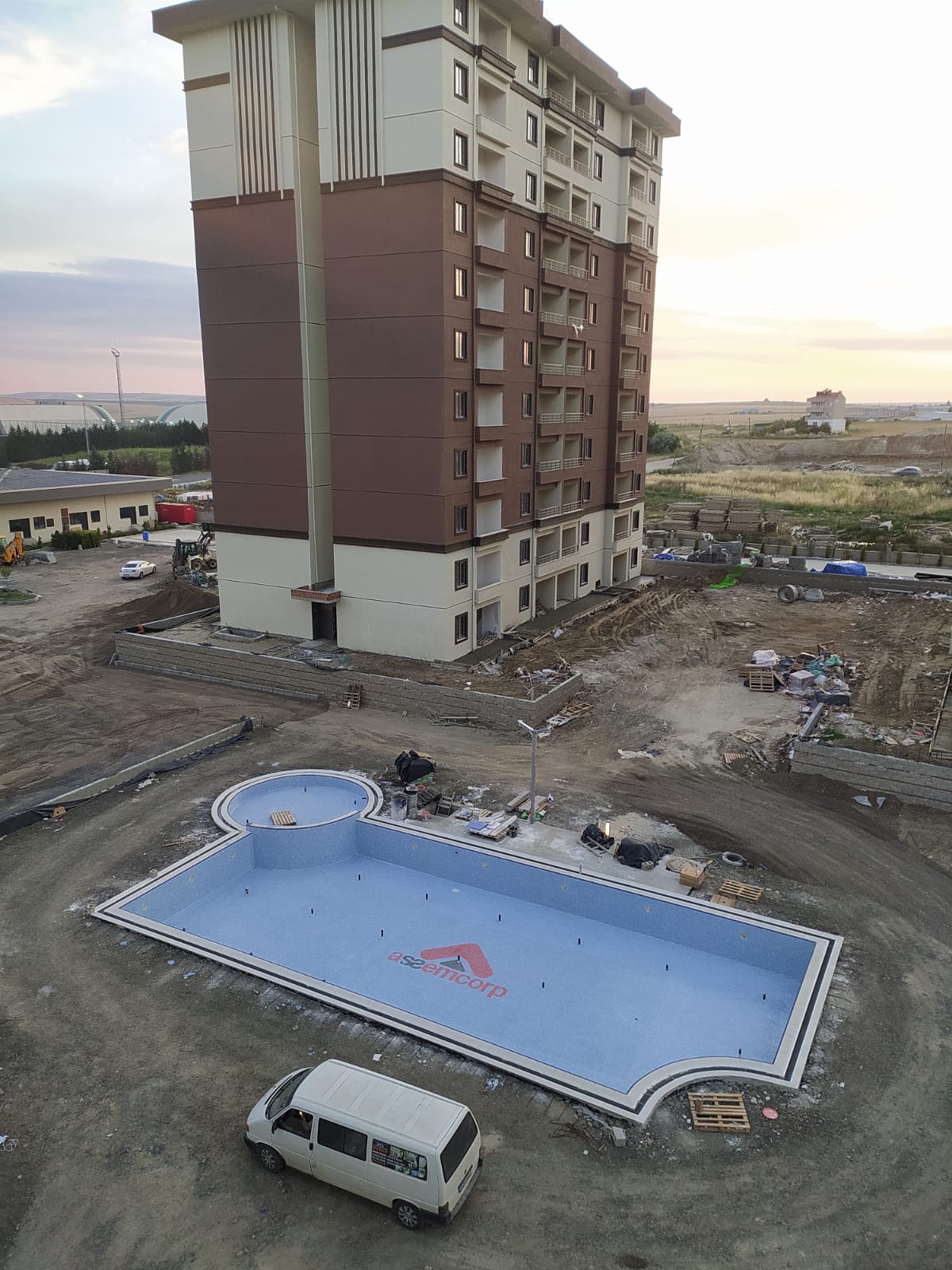 Üren Havuz Galeri: 1