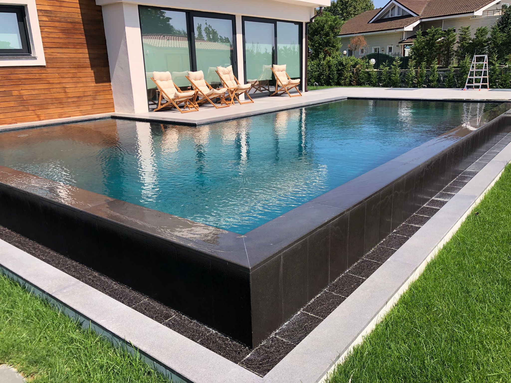 Üren Havuz Özellik: Konfor ve Ambiyans